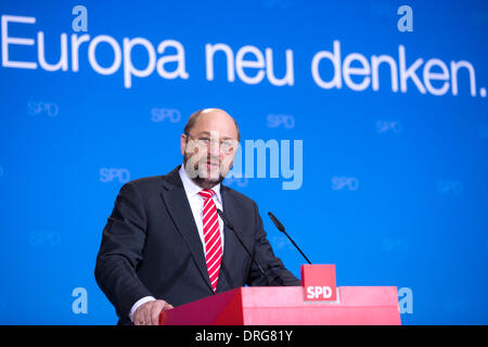 Berlino, Germania. Gennaio 25th, 2014.Dopo la SPD Managers meeting, Sigmar GABRIEL (SPD Chef) e Martin Schulz ( Presidente del Parlamento europeo) dare comunicato stampa su 'SPD Europa Conferenza dei delegati" e sul "straordinaria festa nazionale Congresso della SPD' (che sarà realizzato sul giorno successivo) al DOCUP sede a Berlino. / Immagine: Martin Schulz (SPD), Presidente del Parlamento europeo e executive del DOCUP Officer per l'Unione europea durante il comunicato stampa di Berlino. Foto Stock