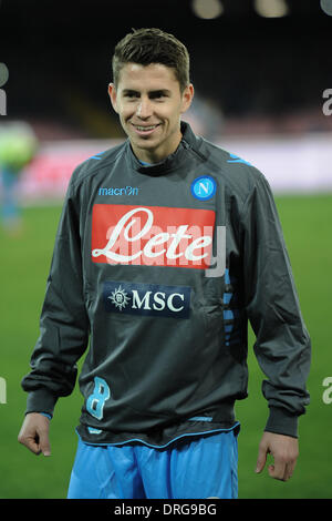 Napoli, Italia. 25 gennaio, 2014. Jorginho di SSC Napoli in azione durante il Calcio : Italiano di serie a una partita tra SSC Napoli e AC Chievo Verona allo Stadio San Paolo di Napoli, Italia, il 25 gennaio 2014. Credito: Franco Romano/NurPhoto/ZUMAPRESS.com/Alamy Live News Foto Stock