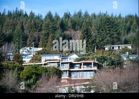 Case sul fianco della montagna in costosi proprietà britannica, West Vancouver, British Columbia, Canada Foto Stock
