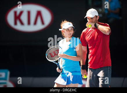 Melbourne, Victoria, Australia. 26 gen 2014. Il doppio misto squadra di Kristina Mladenovic di Francia e Daniel Nestor del Canada ha sconfitto il team di Sania MIRZA di India e Horia Tecau della Romania (mostrato) nel Doppio Misto finale del 2014 Australian Open. Mladenovic/Nestor ha vinto la partita 6-3, 6-2. Credito: Ken Hawkins/ZUMAPRESS.com/Alamy Live News Foto Stock