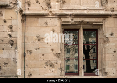 WW2 fori di proiettile al Palais de Justice, Rouen, Francia Foto Stock