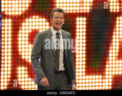 Karlsruhe, Germania. 25 gennaio, 2014. Il presentatore Markus Lanz ospita la televisione Germen game show "Wetten, dass.?' (lit. Vuoi scommettere che.?) sulla rete pubblica tedesca ZDF televisione a Karlsruhe, Germania, 25 gennaio 2014. Foto: Uli Deck/dpa/Alamy Live News Foto Stock