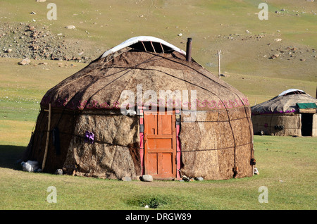 Yurta kirghisa nelle montagne del sud della kirgikistan Foto Stock
