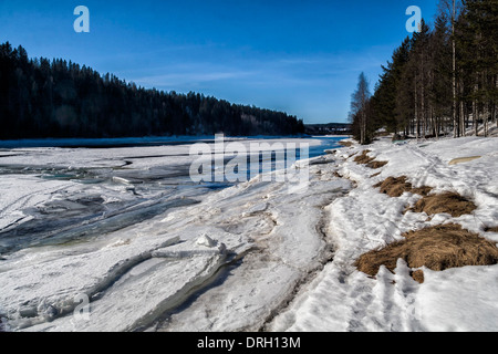 Ume river (svedese: Ume älv o Umeälven) Umeå , Svezia Foto Stock