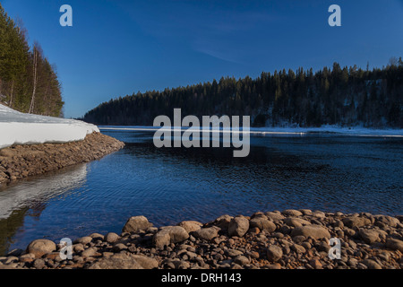 Ume river (svedese: Ume älv o Umeälven) Umeå , Svezia Foto Stock