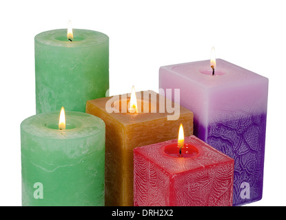 Colorate candele profumate isolati su sfondo bianco Foto Stock