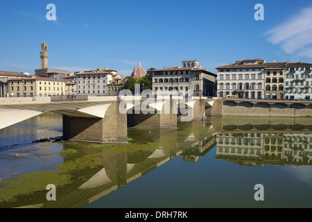 Ponte sul Fiume Arno, Firenze, Toscana, Italia Foto Stock