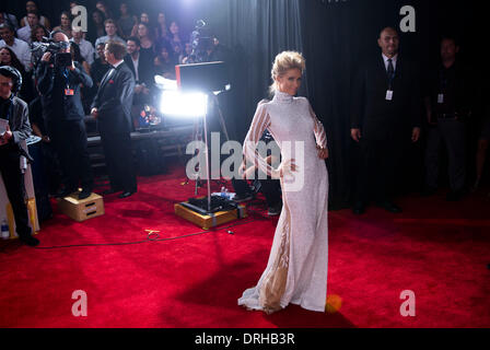 Los Angeles, Stati Uniti d'America. 26 gen 2014. Paris Hilton pone sul tappeto rosso per la cinquantaseiesima Grammy Awards alla Staples Center a Los Angeles, negli Stati Uniti il 7 gennaio 26, 2014. Credito: Yang Lei/Xinhua/Alamy Live News Foto Stock