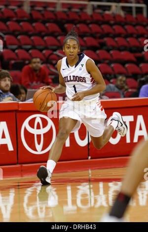Fresno, CS, STATI UNITI D'AMERICA. 25 gennaio, 2014. Gennaio 25, 2014 Fresno, CA - Fresno membro guard Raven Fox nel gioco tra la University of Nevada Las Vegas Runnin' ribelli e il Raschino di Fresno membro Bulldogs a Save Mart Center Fresno, in CA. Fresno membro ha vinto il gioco 70 a 52. © csm/Alamy Live News Foto Stock