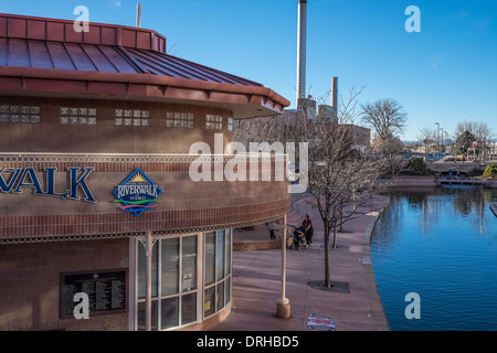 Arkansas storica Riverwalk nella città vecchia Pueblo, Colorado. Foto Stock