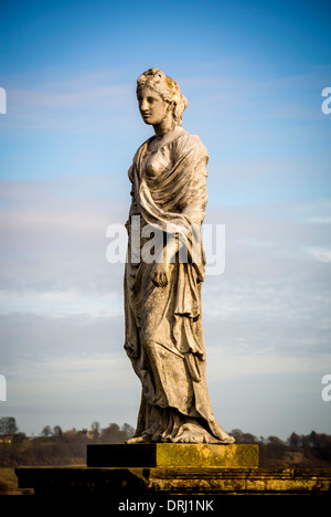 Statua nel tempio dei quattro Venti. Castle Howard, North Yorkshire. Foto Stock