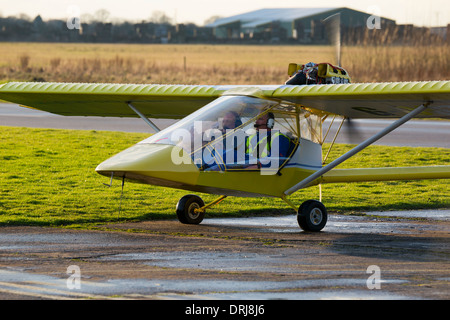 Kolb Twinstar MKIII Xtra G-CGZA in rullaggio a Sandtoft Airfield Foto Stock