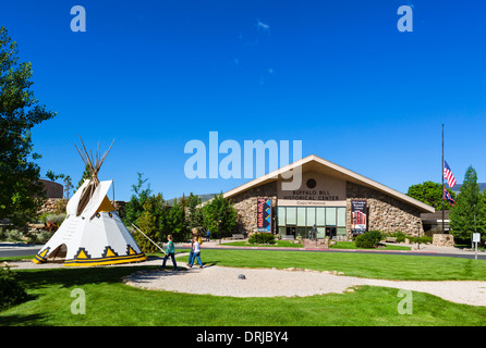 Un tende Tepee al di fuori del centro storico di Buffalo Bill Cody, Wyoming, STATI UNITI D'AMERICA Foto Stock