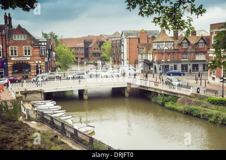 Fiume Medway nella città di Tonbridge, Kent, Regno Unito Foto Stock