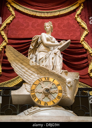 Visualizzato in Statuario Hall dell'U.S. Capitol a Washington D.C.,è la scultura in marmo "Auto della storia" creato nel 1819 Foto Stock