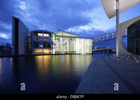 Architettura moderna a Berlino, Germania Foto Stock