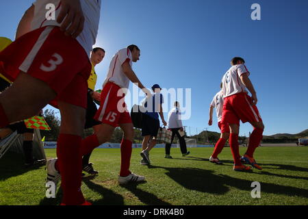 La Manga, Spagna. Il 27 gennaio 2014. Il Copa del Sol, Lam Manga Club 27 gennaio 2014 FC Costuleni v Stromgodset TF scena generale/ambiente/i giocatori a piedi sul passo Foto di Tony Henshaw/La Manga Foto Alamy Live News Foto Stock