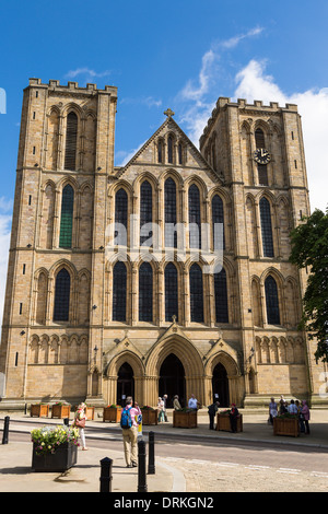 Nella cattedrale di Ripon sulla giornata di sole, North Yorkshire, Inghilterra Foto Stock