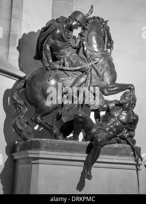 Bratislava - Saint Martin plumbeous statua da glorioso scultore Georg Rafael Donner dall'anno 1734 in st. Martin cattedrale. Foto Stock