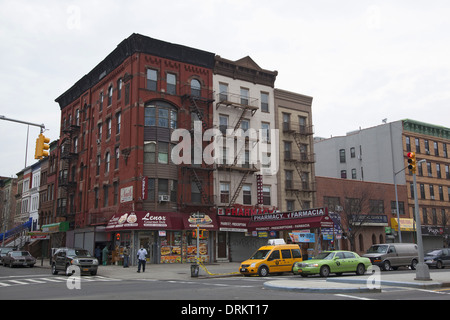 Malcolm X Blvd a 136San nel centrale quartiere di Harlem di upper Manhattan, New York. Foto Stock