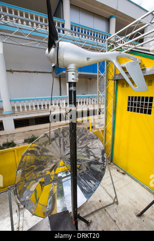 Un camion appartenente al Karnataka Energie Rinnovabili Sviluppo limitato a Bangalore in India la promozione di fonti di energia rinnovabili. Foto Stock