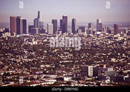 Los Angeles Cityscape in caldo giorno d'estate. Il centro cittadino di Los Angeles e nelle aree vicine. LA, California Panorama. Città americane foto Foto Stock