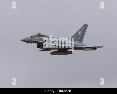 29 Squadron RAF Eurofighter Typhoon jet fighter battenti al 2013 airshow RIAT Foto Stock