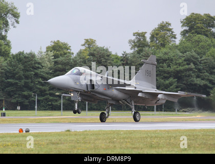 Svedese di Air force Saab JAS 39 Gripen jet da combattimento tenuto spento a RIAT airshow 2011 Foto Stock