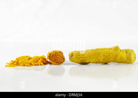 Curcuma radice polvere e Foto Stock