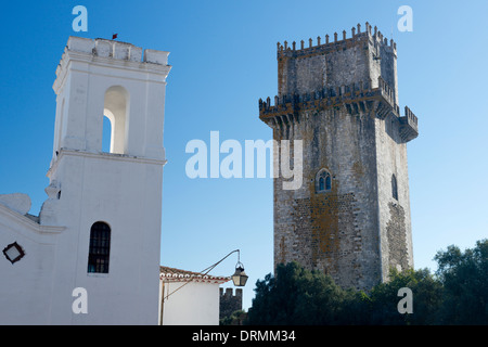 Il Portogallo, l'Alentejo, Beja, la Torre de Menagem e Igreja de Santo Amaro chiesa Foto Stock