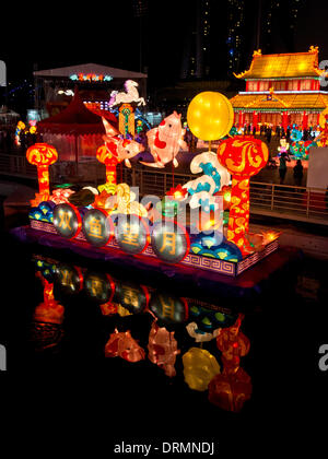 Singapore,29 gennaio 2014. Anno Nuovo Cinese Fiume Hongbao festival presso il Marina Bay piattaforma galleggiante Credito: Julio Etchart/Alamy Live News Foto Stock