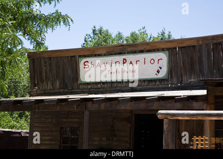 Shavin Parlour - Bonnie molle vecchio ranch Replica Western Town Nevada USA Foto Stock