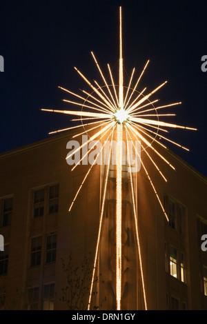 WASHINGTON - il Macy stella brilla nella stagione invernale su Westlake Park nel centro cittadino di Seattle. Foto Stock