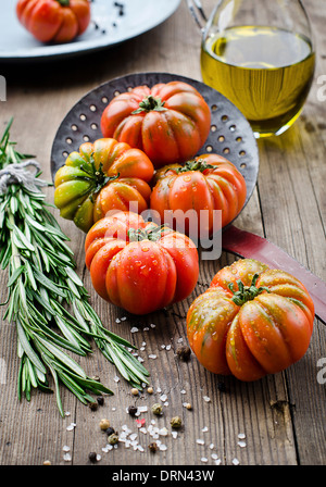 Pomodori freschi Foto Stock