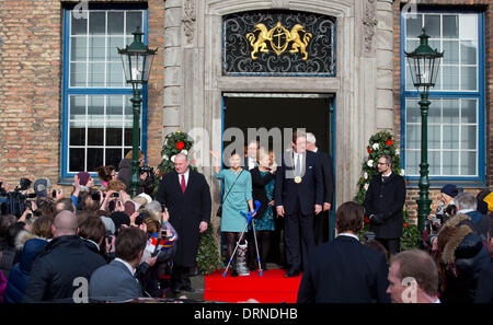 Duesseldorf, Germania. 29 gen 2014. Corona svedese Principessa Victoria e Prince Daniel (nascosto) presso il municipio di Duesseldorf, Germania, 29 gennaio 2014. Foto: RPE/ Albert Nieboer/dpa/Alamy Live News Foto Stock