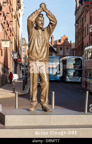 Brian Clough statua, Nottingham, Inghilterra, Regno Unito Foto Stock