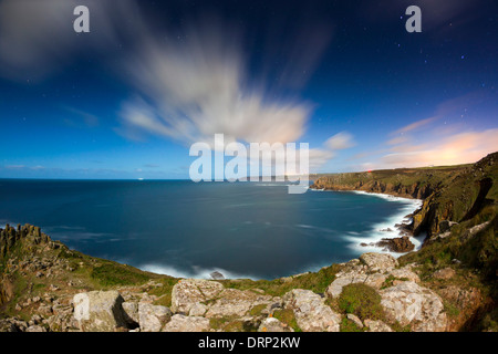 Land's End; al chiaro di luna; Cornovaglia; Regno Unito Foto Stock