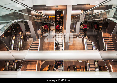 Moderna stazione metropolitana Garibaldi a Napoli, Italia Foto Stock