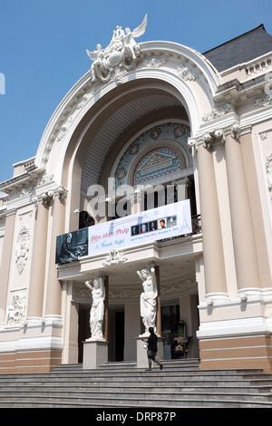 La casa dell'Opera o il Teatro Comunale di Ho Chi Minh City Foto Stock