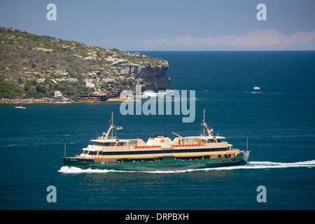 Manly traghetto passando a nord capo sul modo in Manly Mare di Tasman Oceano Pacifico Porto di Sydney Sydney New South Wales NSW Australia Foto Stock