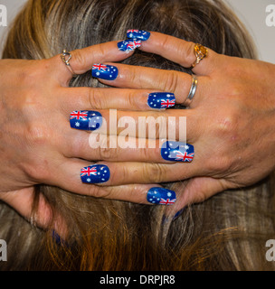 Nail Art bandiera australiana sulle dita Foto Stock