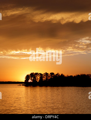 Tramonto sul lago, Murray, Columbia, SC foto da Catherine Brown Foto Stock