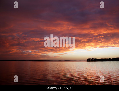 Tramonto sul lago, Murray, Columbia, SC foto da Catherine Brown Foto Stock