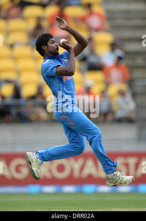 Wellington, Nuova Zelanda. 31 gennaio, 2014. Varun Aaron bowling durante il match 5 della ANZ una giornata internazionale della serie di Cricket. Nuova Zelanda i cappucci neri v India al Westpac Stadium. Credito: Azione Sport Plus/Alamy Live News Foto Stock