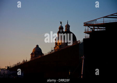 Royal Liver Building, Liverpool. Uno dei primi edifici in tutto il mondo per essere costruito con cemento armato. Foto Stock