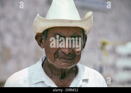 Uomo messicano indossando un sombrero in Cozumel, Messico Foto Stock