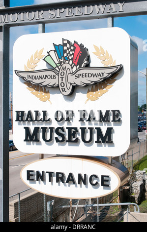 Stati Uniti d'America, Indiana, Speedway: ingresso al Motor Speedway di Indianapolis Hall of Fame Museum. Foto Stock