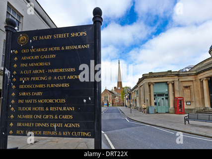 Il Corn Exchange e casa mercato in Bridgwater, Somerset, Inghilterra fu costruito nel 1834 da John Bowen e prorogato nel 1877 Foto Stock