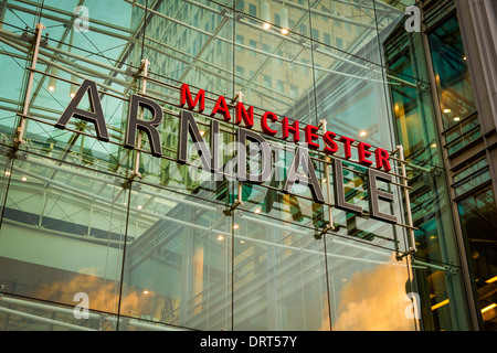 Segno sull'ingresso al Manchester Arndale shopping centre a Manchester in Inghilterra Foto Stock