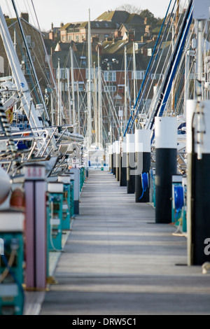 La passerella a Weymouth marina,Dorset. Foto Stock